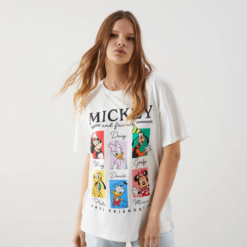 T-shirt blanc imprimé en DTF