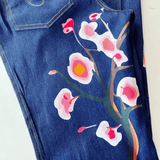Impression DTF fleurs roses sur jean en denim